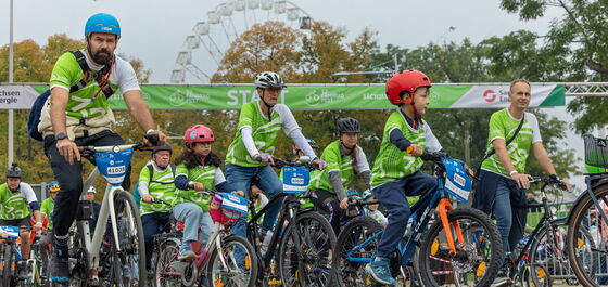 Den Artikel lesen: Mit Tandem, BMX und Ehrenamt: Mehr als 6000 Radler feiern SZ-Fahrradfest in Dresden