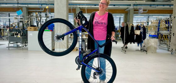 Den Artikel lesen: 9000 Euro für ein Rennrad: Diese Frau lässt sich für viel Geld in Sachsen ihr Traumrad bauen – warum?